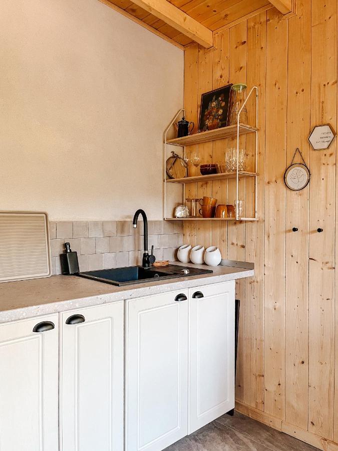 Elysian Fields - The Island Tiny House Bed and Breakfast Sadu Eksteriør billede