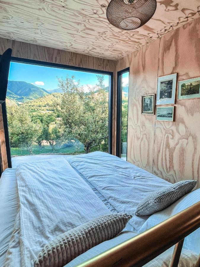 Elysian Fields - The Island Tiny House Bed and Breakfast Sadu Eksteriør billede