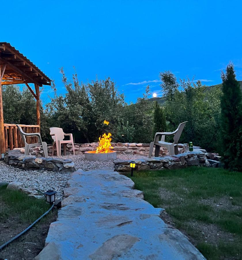 Elysian Fields - The Island Tiny House Bed and Breakfast Sadu Eksteriør billede