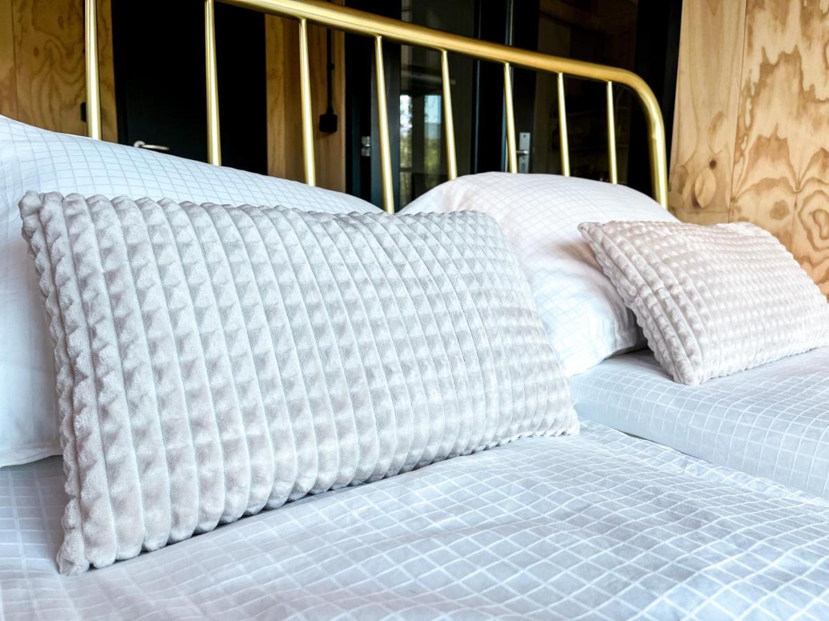 Elysian Fields - The Island Tiny House Bed and Breakfast Sadu Eksteriør billede